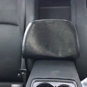 Vintage Louis Vuitton Epi Leather Cosmetic/clutch bag(Medium Size MM) with COA